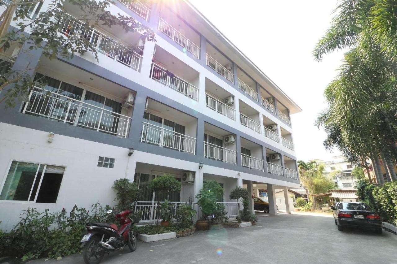 Oyo 75389 Pandora House Hotell Pattaya Eksteriør bilde
