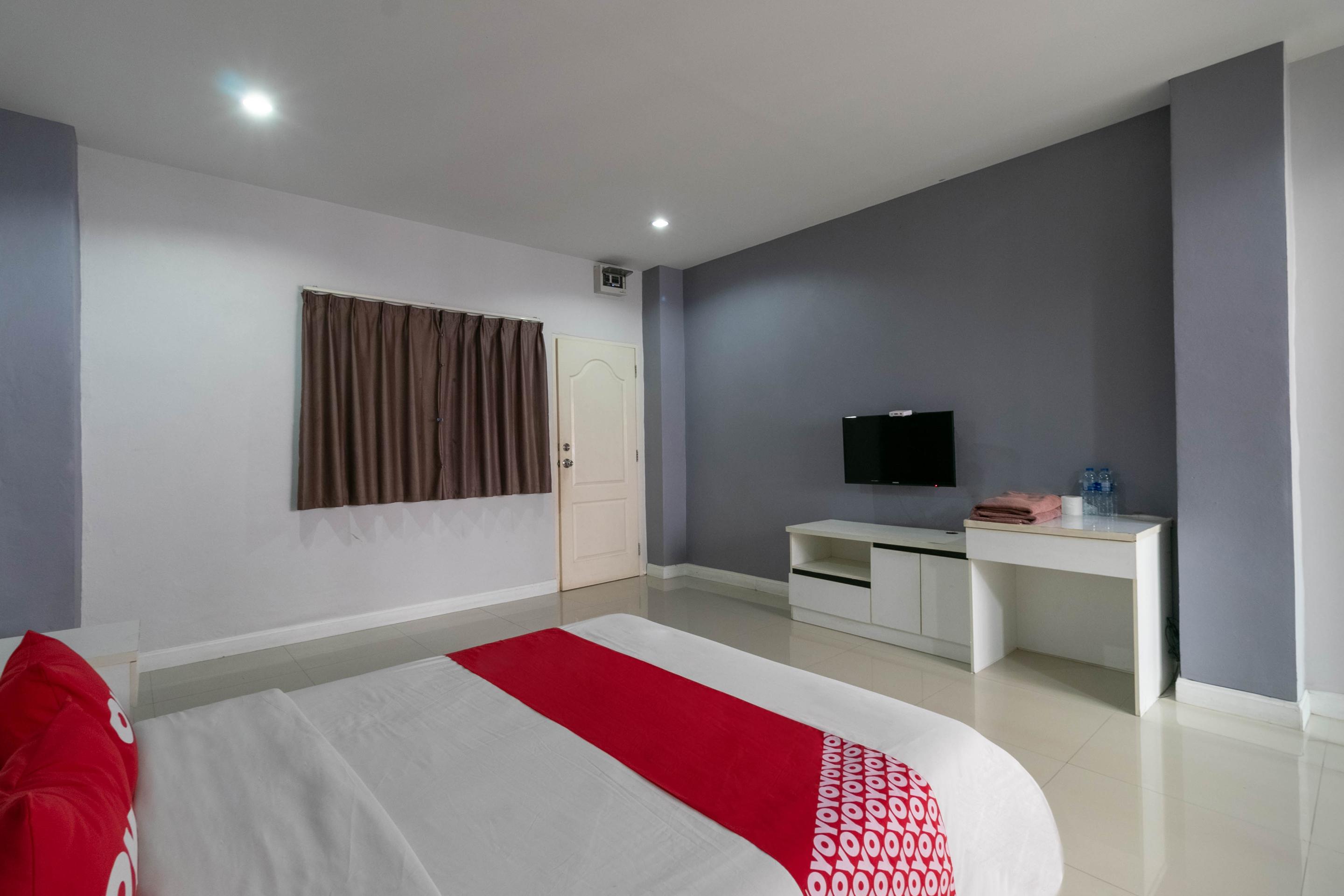 Oyo 75389 Pandora House Hotell Pattaya Eksteriør bilde