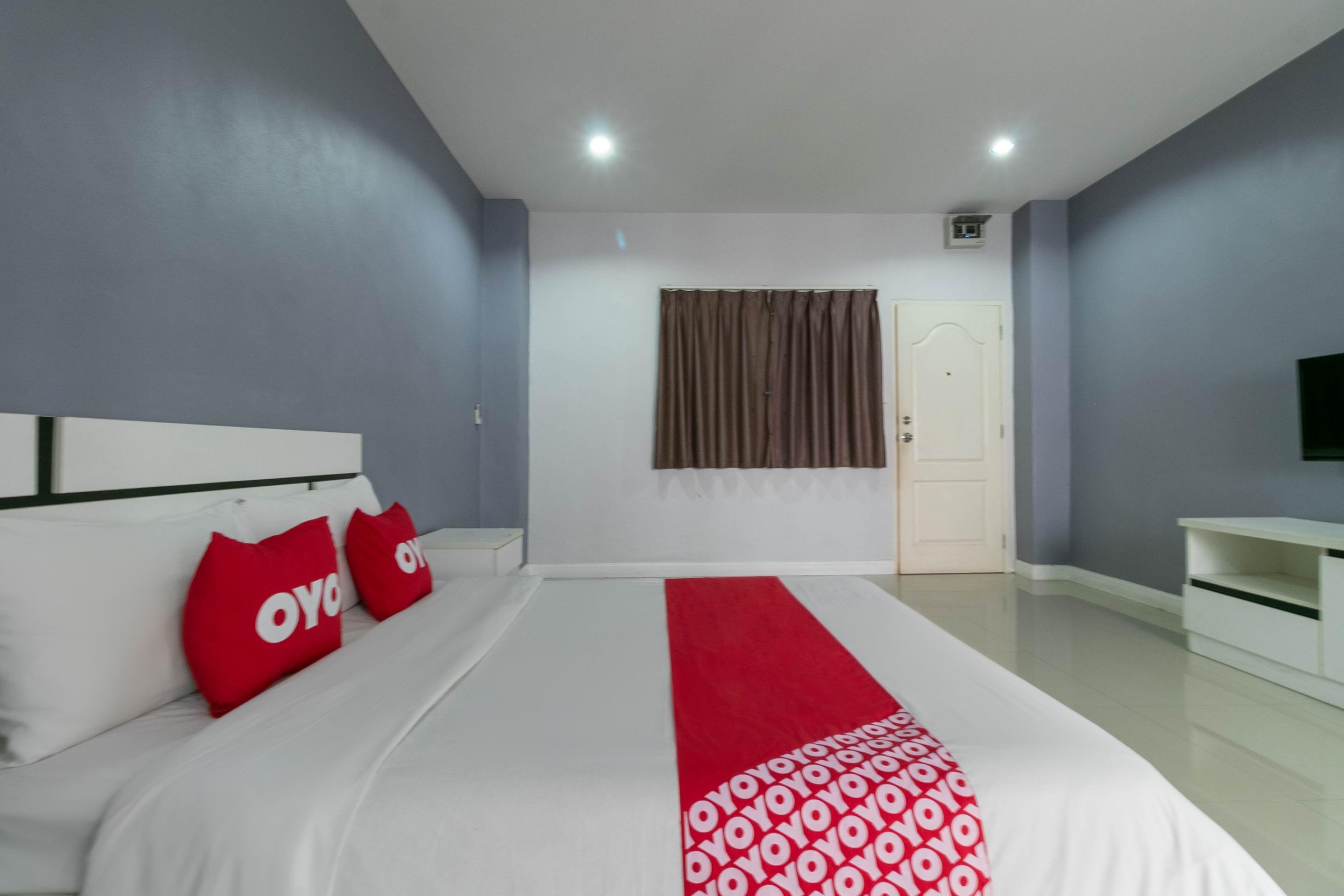Oyo 75389 Pandora House Hotell Pattaya Eksteriør bilde