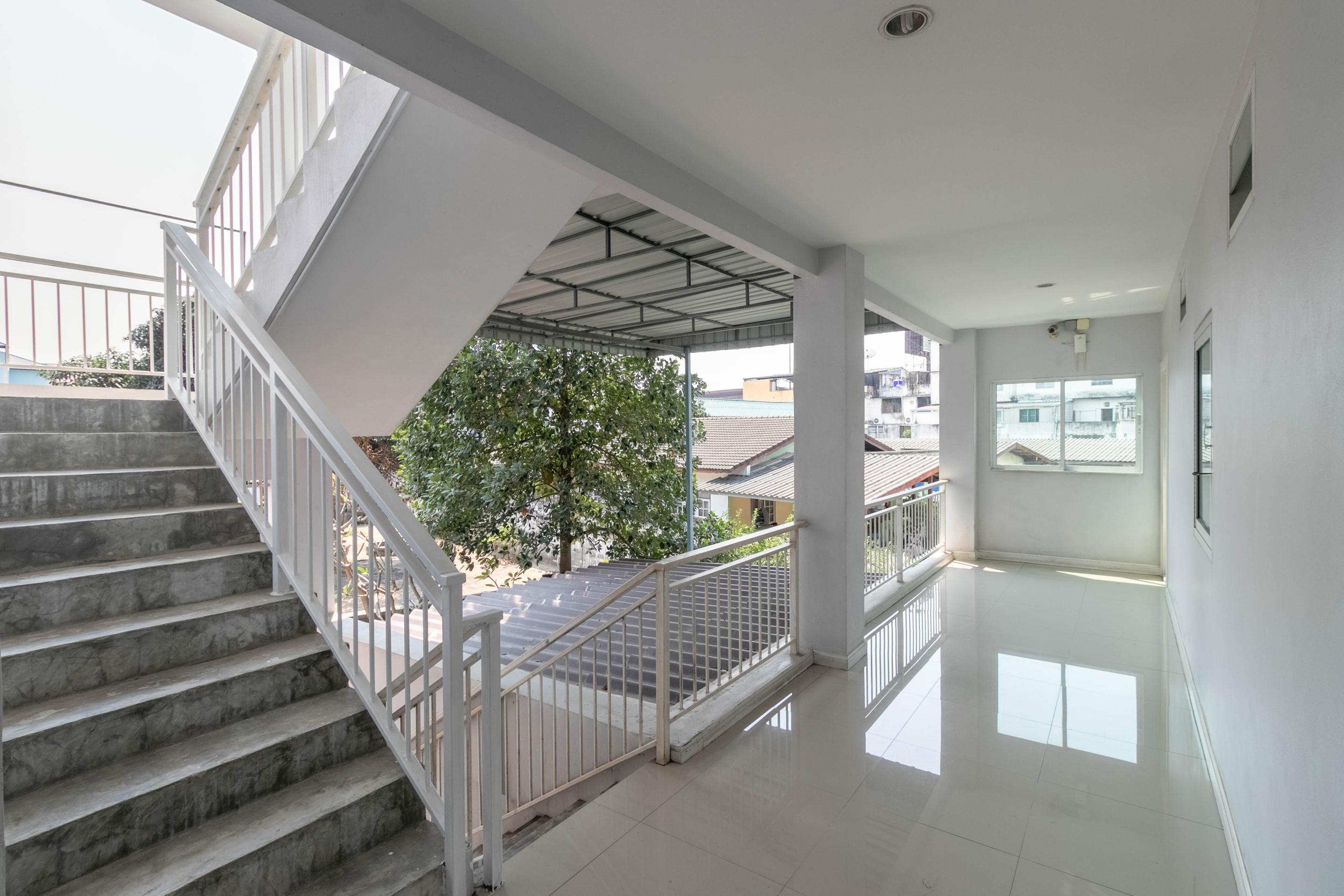 Oyo 75389 Pandora House Hotell Pattaya Eksteriør bilde