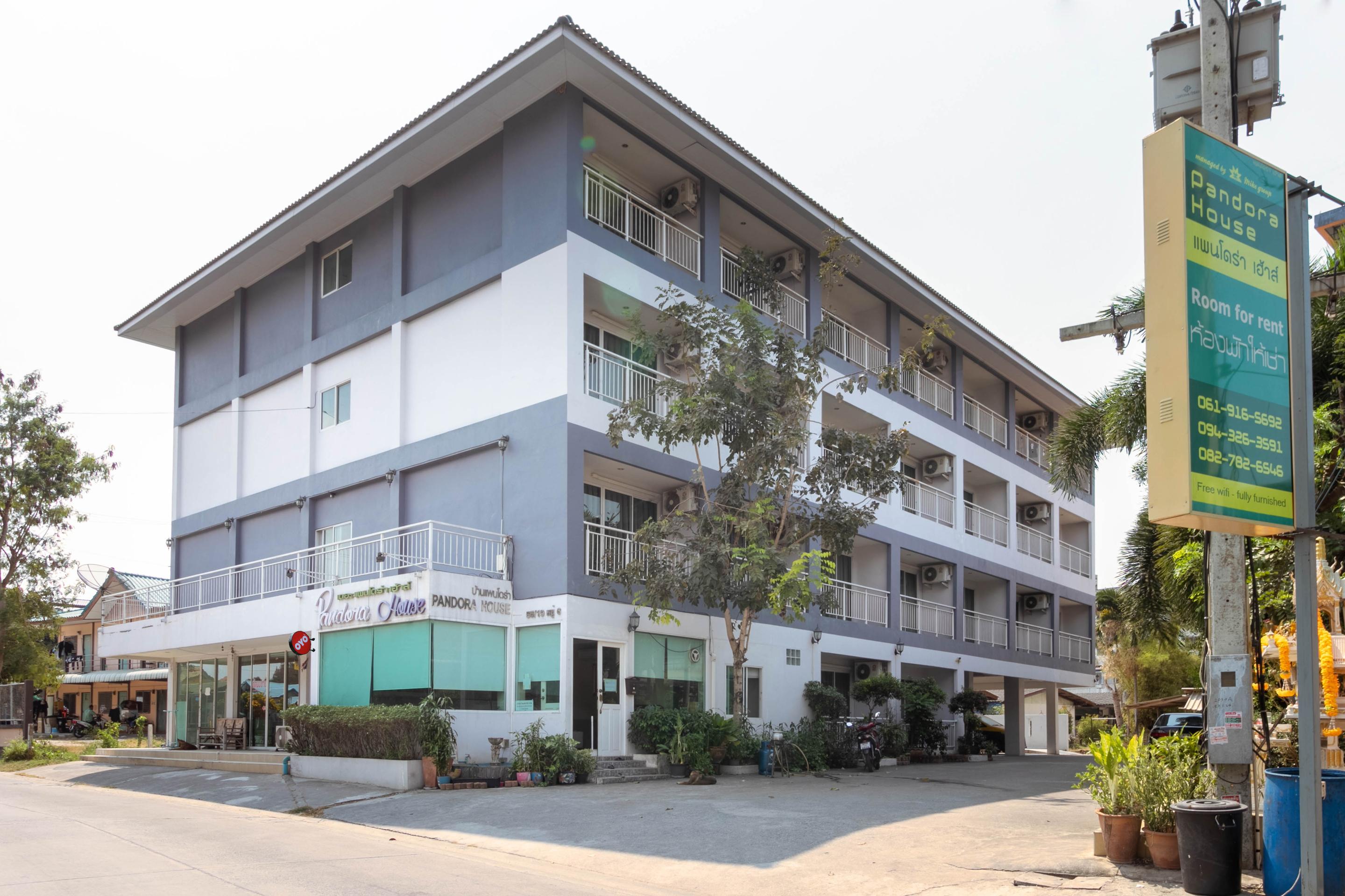 Oyo 75389 Pandora House Hotell Pattaya Eksteriør bilde