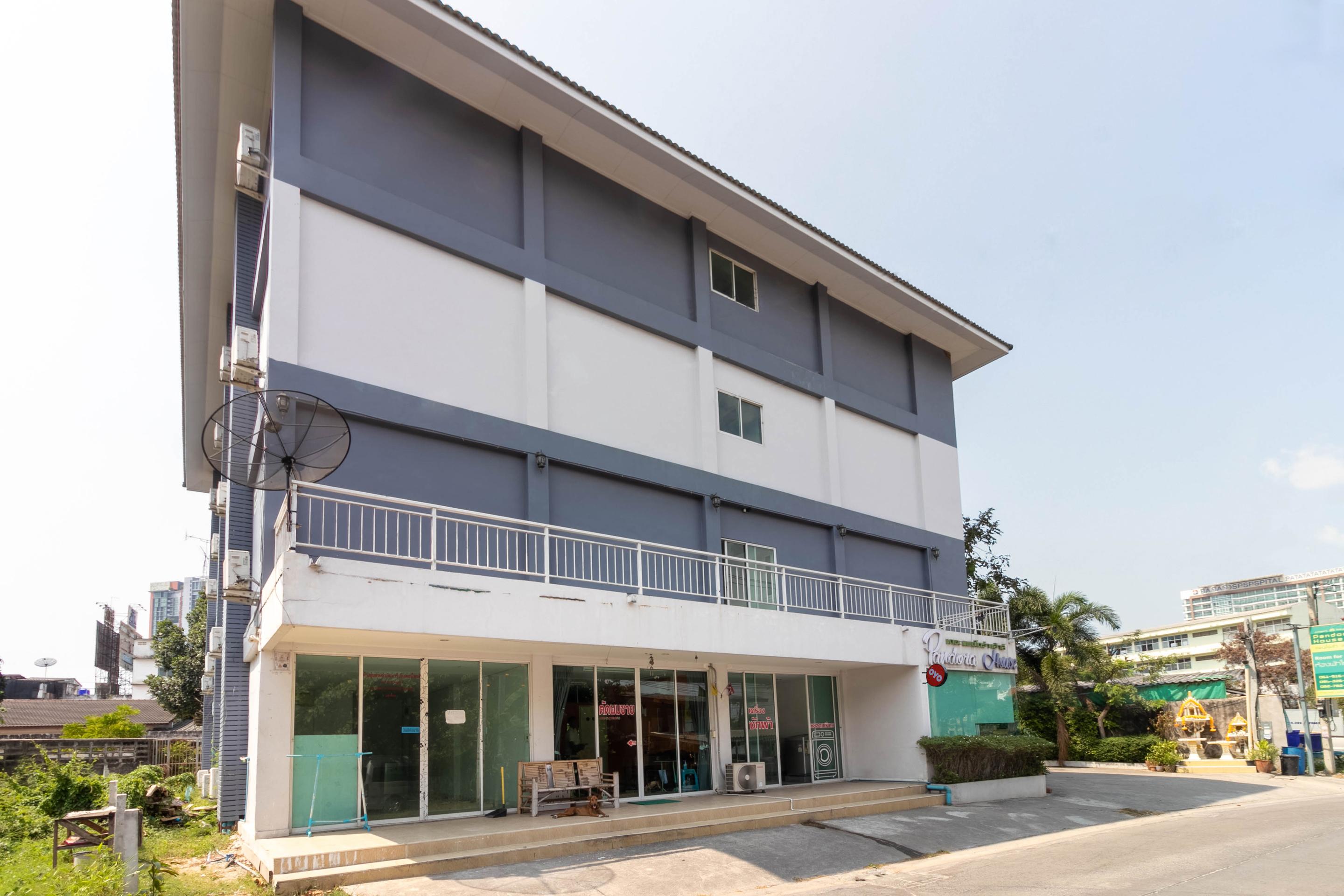 Oyo 75389 Pandora House Hotell Pattaya Eksteriør bilde