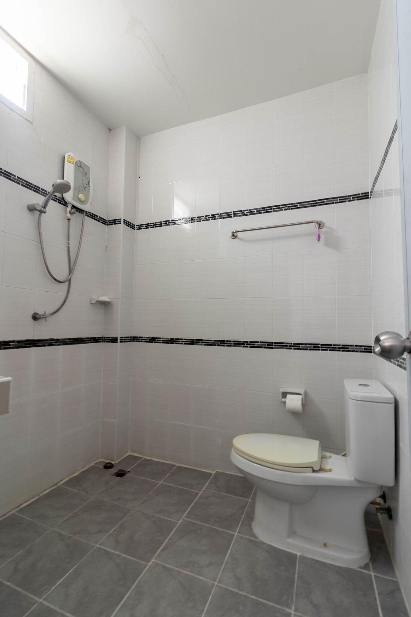 Oyo 75389 Pandora House Hotell Pattaya Eksteriør bilde