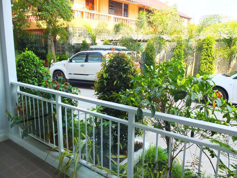 Oyo 75389 Pandora House Hotell Pattaya Eksteriør bilde