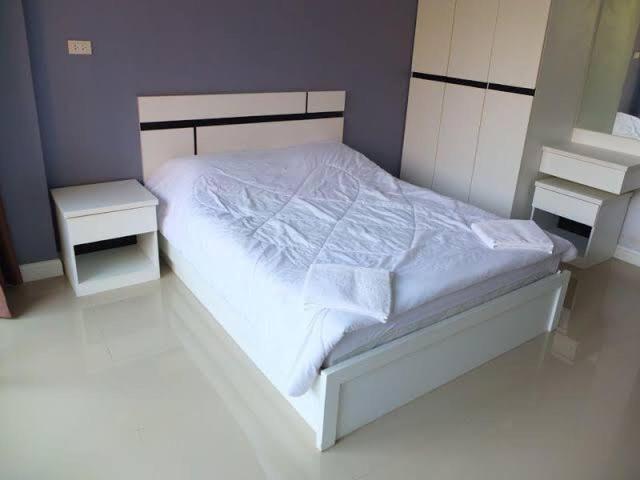 Oyo 75389 Pandora House Hotell Pattaya Eksteriør bilde