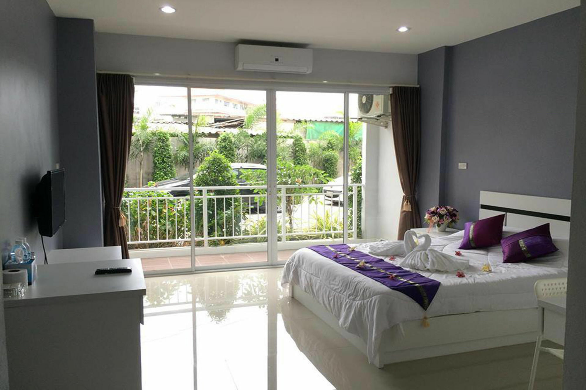 Oyo 75389 Pandora House Hotell Pattaya Eksteriør bilde