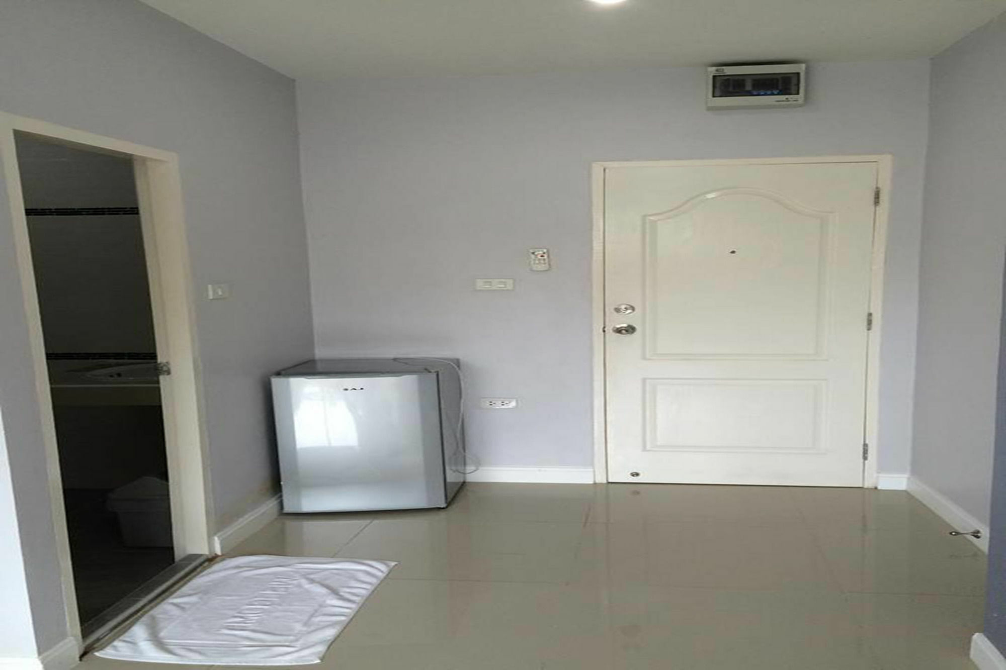 Oyo 75389 Pandora House Hotell Pattaya Eksteriør bilde