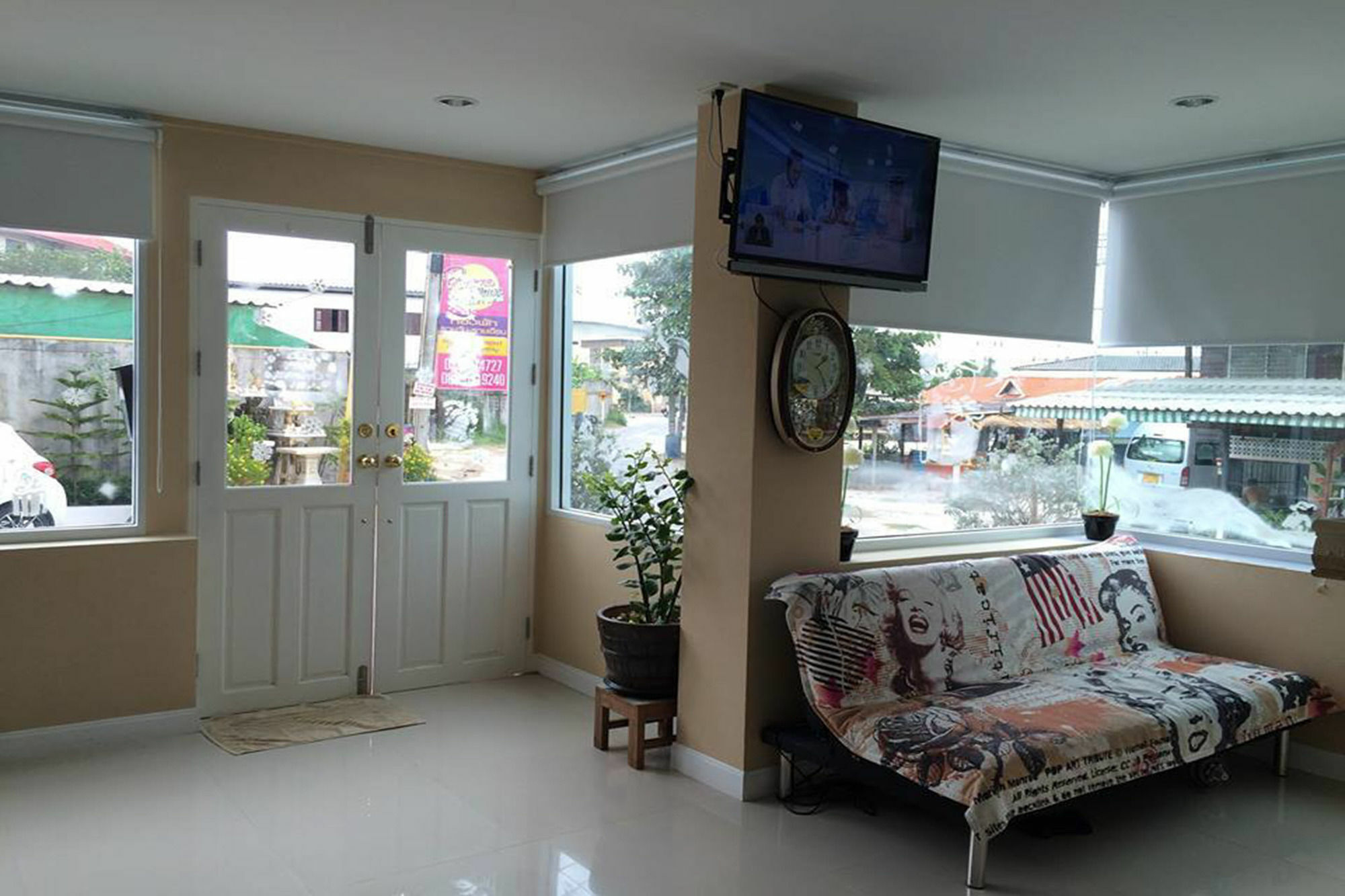 Oyo 75389 Pandora House Hotell Pattaya Eksteriør bilde