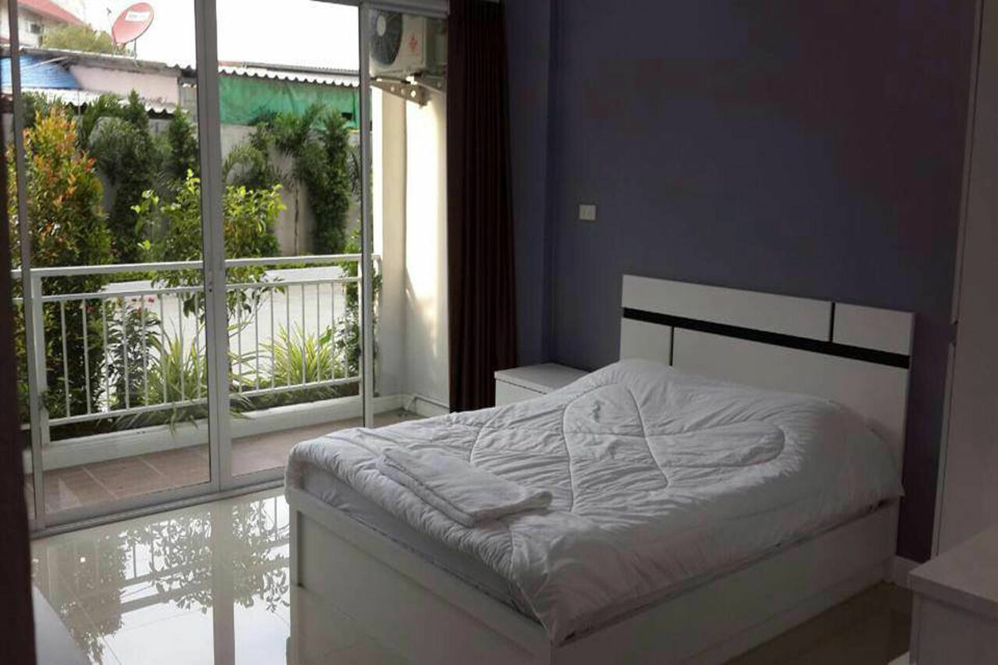 Oyo 75389 Pandora House Hotell Pattaya Eksteriør bilde