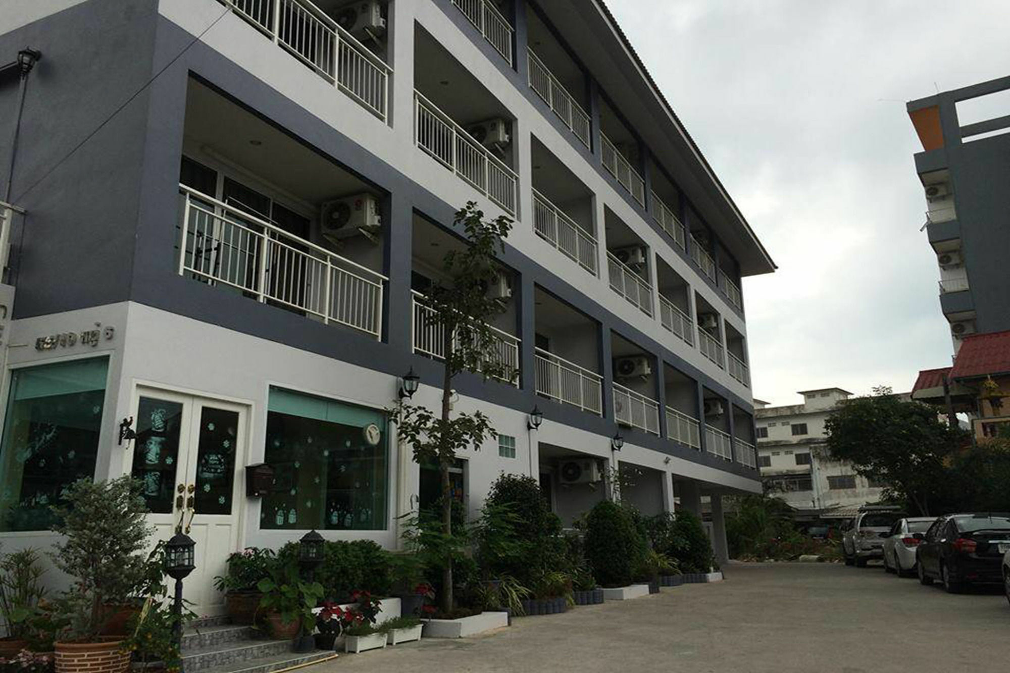 Oyo 75389 Pandora House Hotell Pattaya Eksteriør bilde