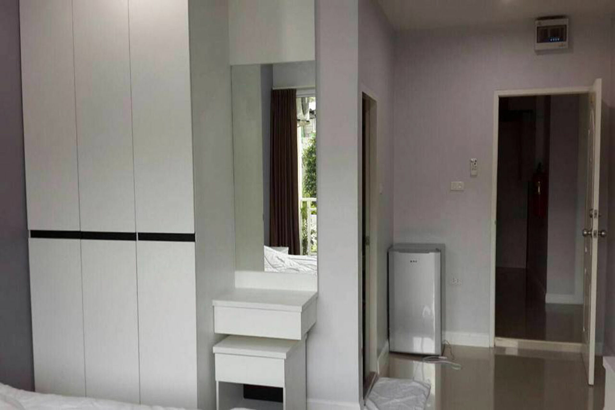 Oyo 75389 Pandora House Hotell Pattaya Eksteriør bilde
