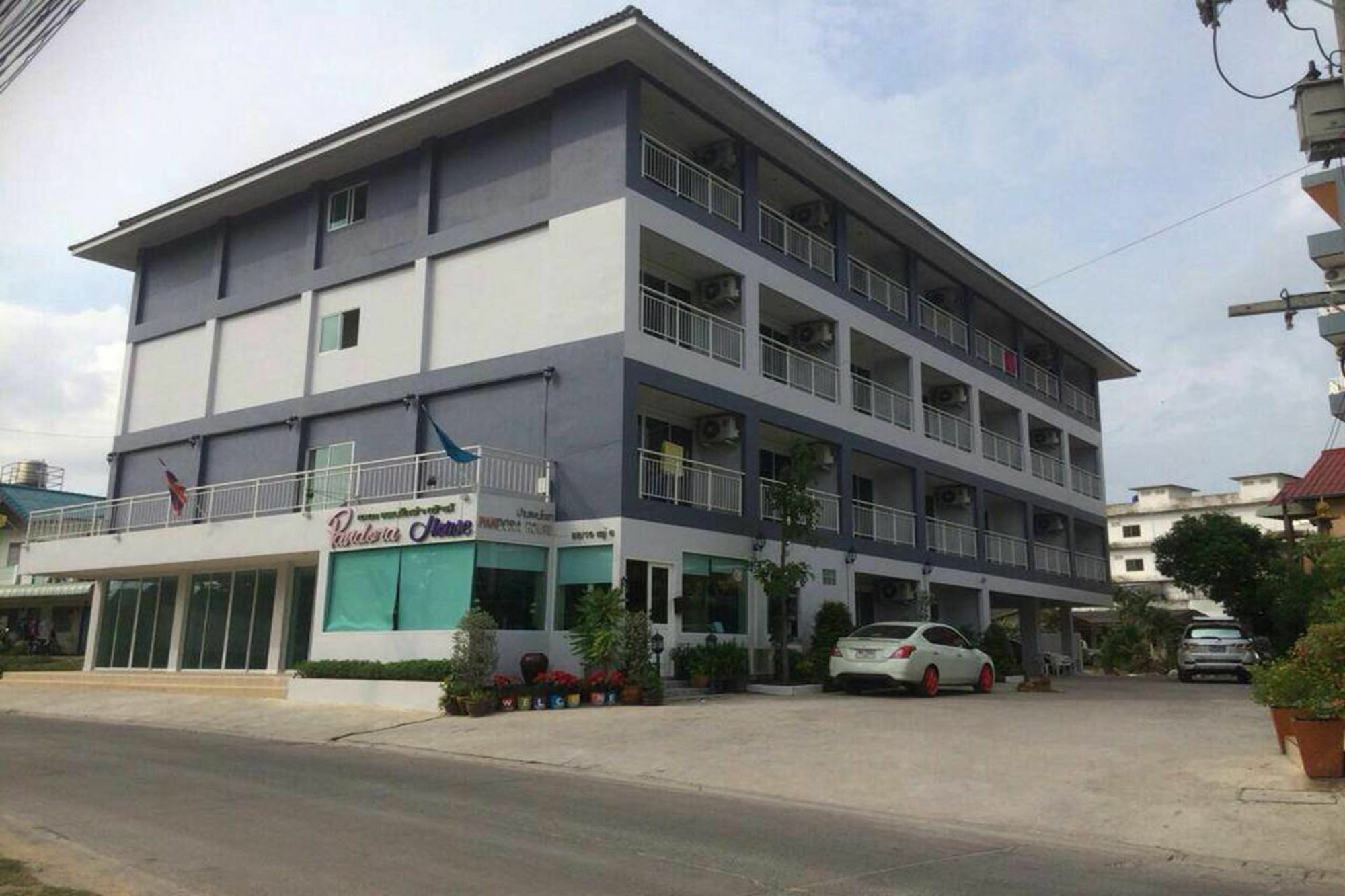 Oyo 75389 Pandora House Hotell Pattaya Eksteriør bilde