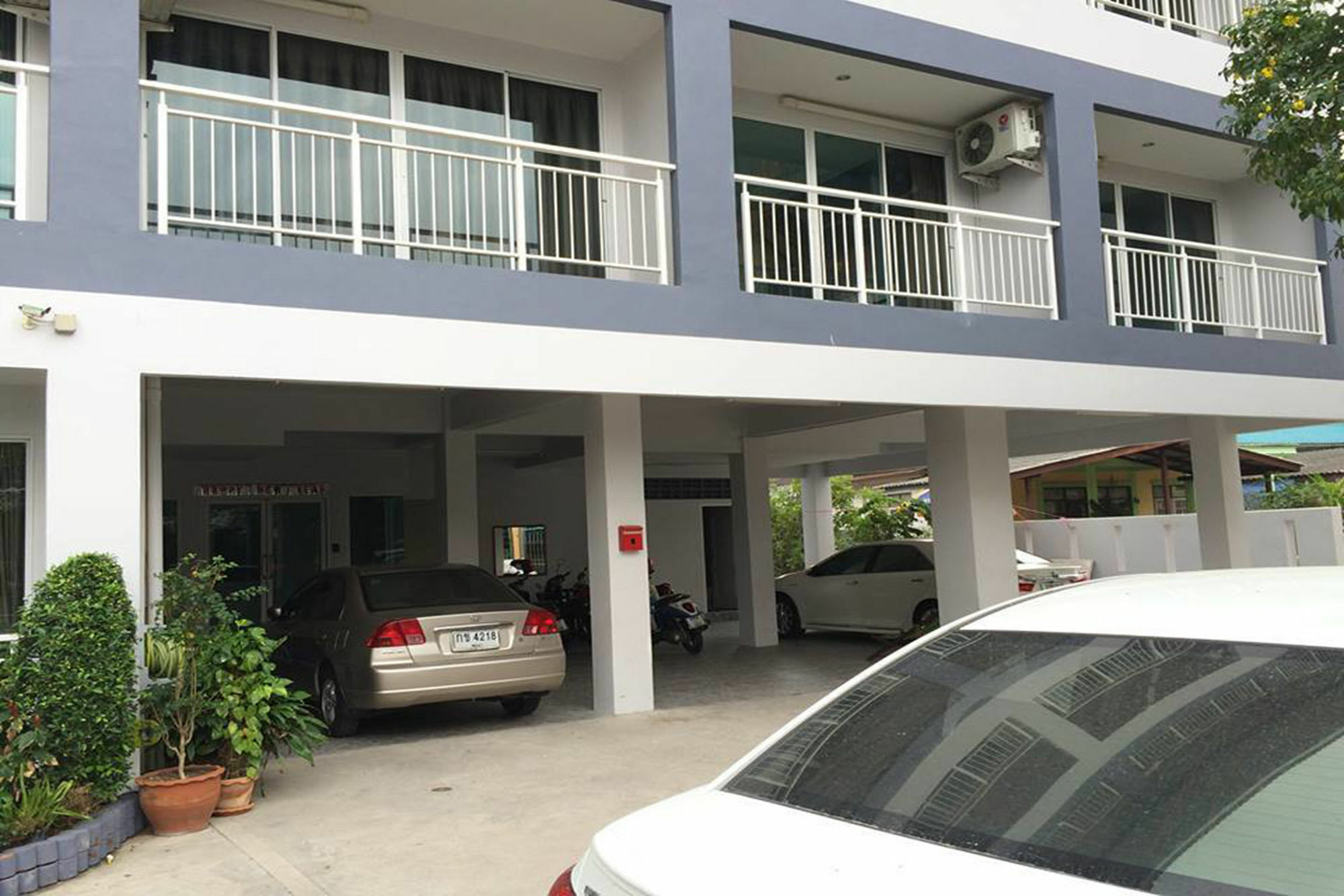 Oyo 75389 Pandora House Hotell Pattaya Eksteriør bilde