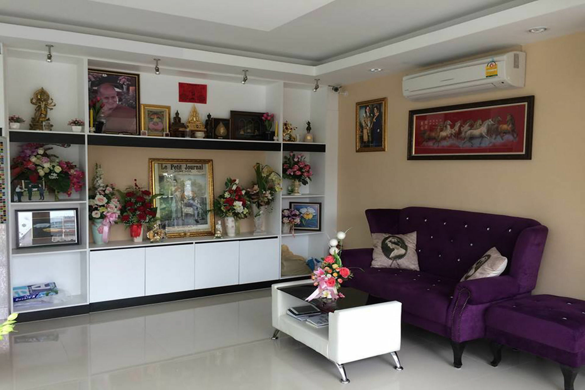 Oyo 75389 Pandora House Hotell Pattaya Eksteriør bilde
